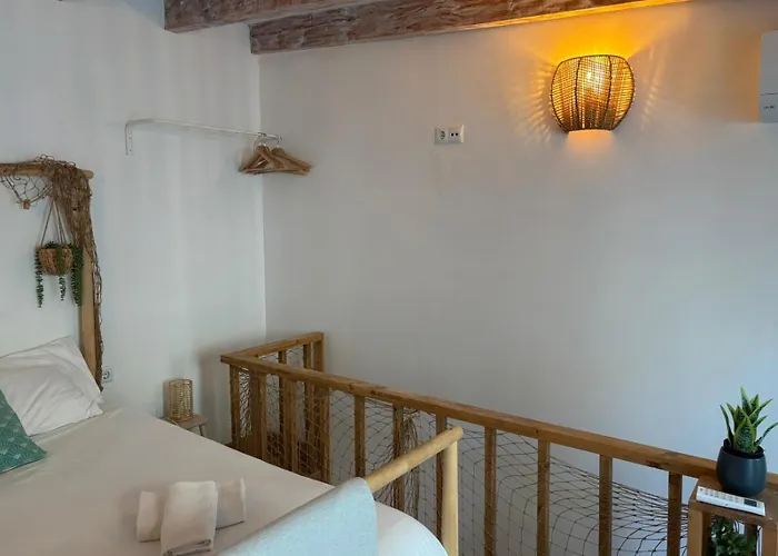 Private Terrace-Romantic-Sea, Castle Views-Central